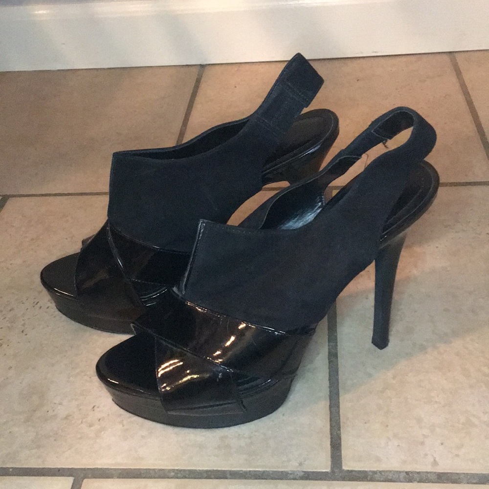 Jessica Simpson black heals